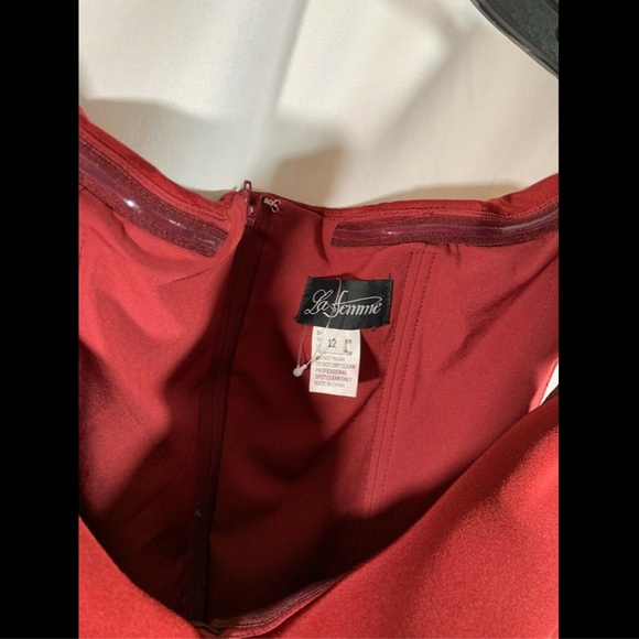NEW‎ $358 La Femme Surplice Off the Shoulder Gown in Burgundy [SZ 12 ] - Picture 7 of 9